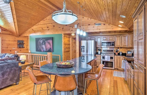 Shepherdsville House | 22-Acre Home on Bourbon Trail w/Sunroom!