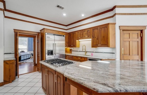Garland House | 22-Acres Mansion - Backyard Oasis & Entertainment