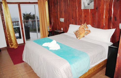 San Isidro Bed & Breakfast | 22 bed hotel with pool just 20 minutes from Airport
