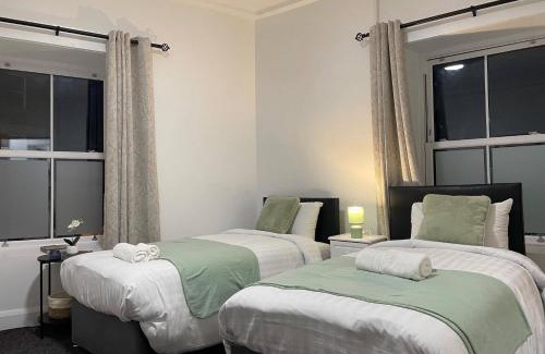 Edenderry Apartment | 22 Guests - Edenderry Luxury Apartment Retreat