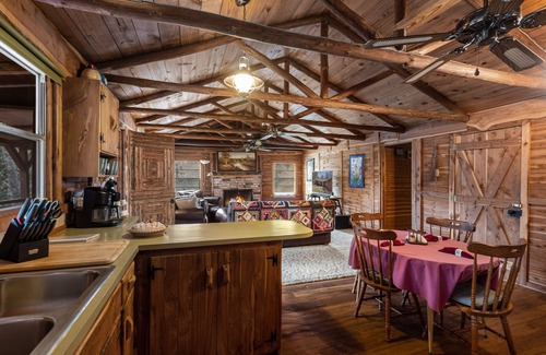 La Grange Cabin | 22 miles to Round Top, 3/2 w/trailer parking, relaxing cozy cabin w/lake, wifi