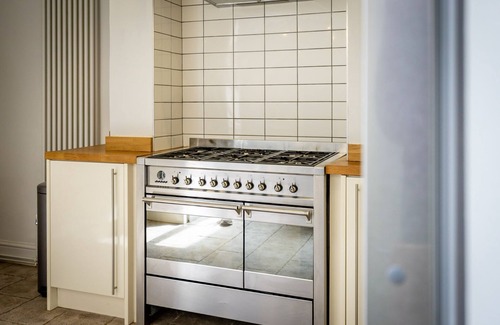 Bootham Apartment | 22 North Parade - sleeps 4 guests in 2 bedrooms