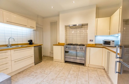 Bootham Apartment | 22 North Parade - sleeps 4 guests in 2 bedrooms