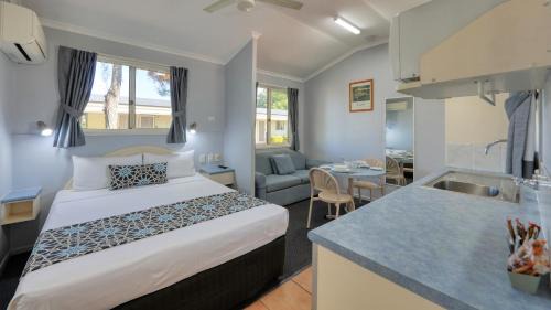 Roma Hotel | 22 On Bowen