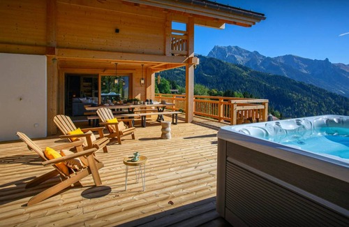 Manigod Ski Chalet | 220 m² Chalet ∙ 5 bedrooms ∙ 14 guests