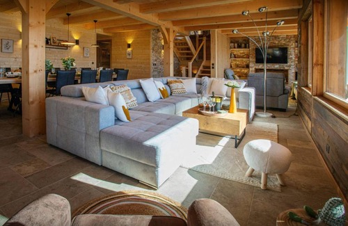 Manigod Ski Chalet | 220 m² Chalet ∙ 5 bedrooms ∙ 14 guests
