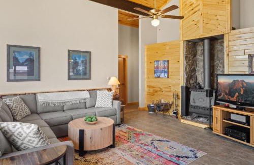Creede House | 220 Starlight Circle