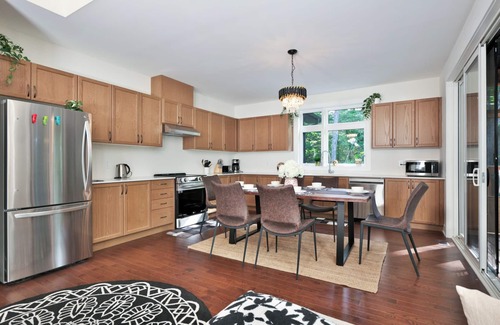 Lake of Bays House | 2200sqf, 3BR, 5 Queen BED, SKI Resort, Muskoka