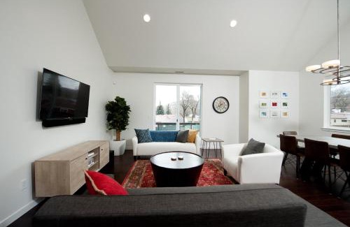 Durango House | 2201 Main Avenue