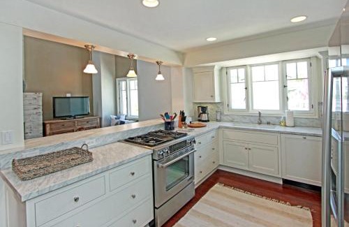 Corona del Mar House | 2204 and a half Waterfront Dr