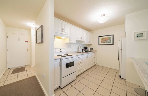 Regional District of Nanaimo Condo | #221 Lower Beach View Suite at Shorewater Resort, Qualicum Beach