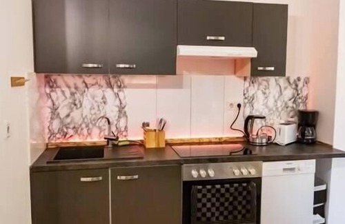 Innenstadt Apartment | #221 Lux-flat Neuss/D-messe/Netflix&amazon Prime/8 Personen
