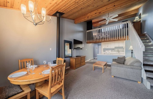 Regional District of Nanaimo Condo | #222 Upper Beach View Suite at Shorewater Resort, Qualicum Beach