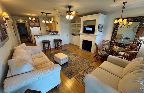 Huddleston Apartment | #224 Mariners 2 Bedroom condo