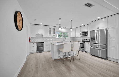 Lighthouse Point House | 2260 Managed By Brampton Park