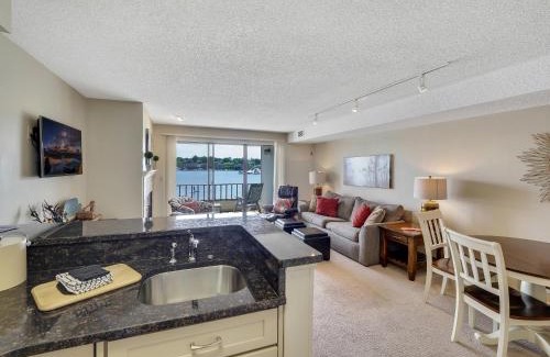 Charlevoix House | 228 Edgewater Inn