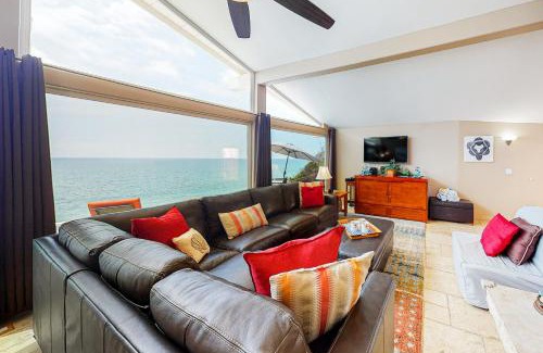Encinitas House | 228 Neptune