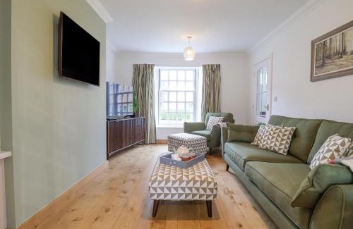 Halesworth House | 23 Church Farm Lane