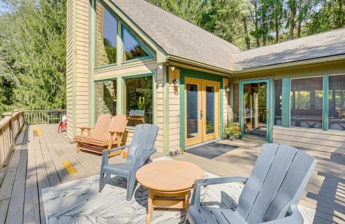 Blissfield House | 23 Mi to Mohican SP Group-Ready Lodge with Hot Tub