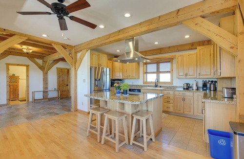 Felt Cabin | 23 Mi to Targhee Skiing: Felt Cabin w/Hot Tub!