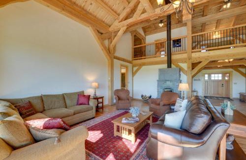 Felt House | 23 Mi to Targhee Skiing Felt Cabin with Hot Tub!