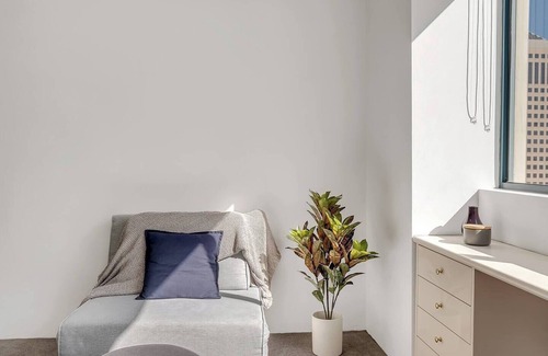 Haymarket Apartment | 23 Storeys Up Functional Sydney CBD Sanctuary
