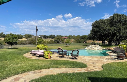 Gatesville House | 2300 sq ft home with pool and hot tub. Overlooking golf course and sunsets.