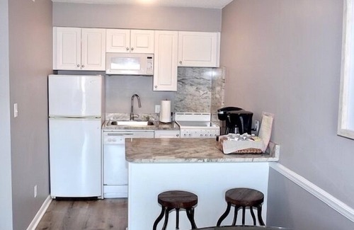 North Forest Beach Condo | #232 Breakers Beautiful Beach Front.King Bed Best location on Hilton Head