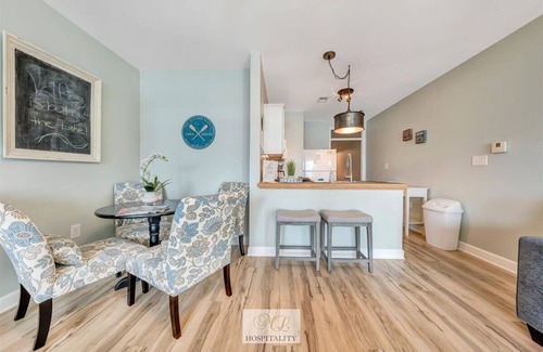 Smith Mountain Lake Apartment | #233 Pointe - 2 Bedroom Lakefront Condo at Mariners SML