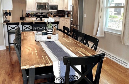 Edwardsburg House | 23822 S Shore Dr - Cascade Cove · Eagle Lake Front Sleeps 14, 28 min to Notre Da