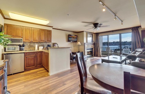 Charlevoix House | 239 Edgewater Inn