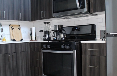 Rogers Park Apartment | 24/7 Rentals