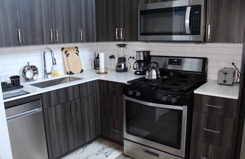 Rogers Park Apartment | 24/7 Rentals