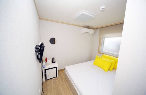 Hwigyeong-dong House | 24 Guesthouse Seoul Cheongryangri