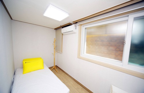 Hwigyeong-dong House | 24 Guesthouse Seoul Cheongryangri