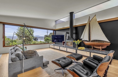 Merimbula House | 24 Hill Street - Pet friendly