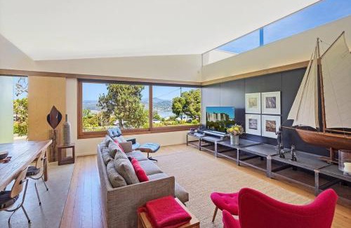 Merimbula House | 24 Hill Street- Unique 2 bedroom pet friendly home