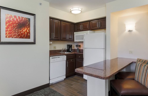 Mount Laurel Condo | 24 Hour Business Center + Fitness Center | Short Drive to City Center Philadelphia