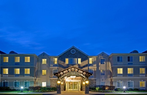 Mount Laurel Condo | 24-Hour Business Center, and Fitness Center | Close to NJ Turnpike