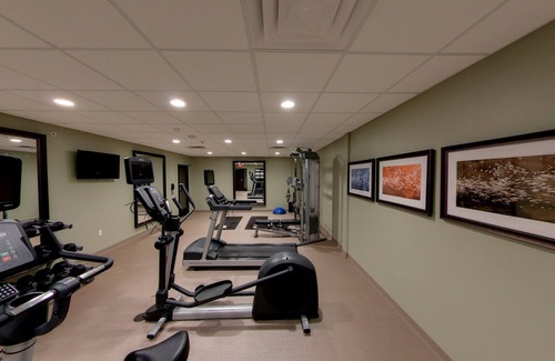 Bryant Pattengill West Apartment | 24-Hour Business Center + Fitness Center + Indoor Pool | Studio Close to University of Michigan