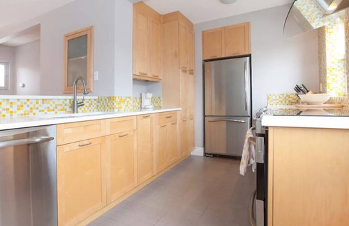 De Lorimier Apartment | #240 Georgious, Spacious Apt, in Plateau Mont-Royal