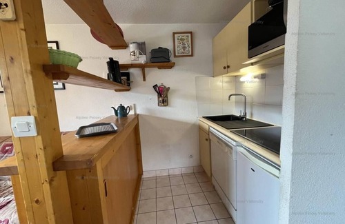 Vallandry Apartment | 240m from resort center, 1st floor, balcony, tv, ski locker, 45m², Peisey-Vallandry