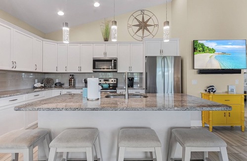 Fort Myers Beach House | 246 Sunset Oasis: Private Pool, Pet-Friendly, Sleeps 8