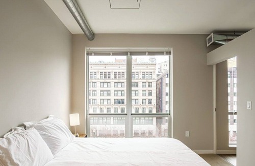 Washington Apartment | 246P · Dtown Luxury Style | 2 Min to Stadium