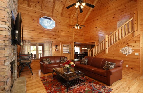 Sevierville Cabin | 247 m² Cabin ∙ 4 bedrooms ∙ 12 guests