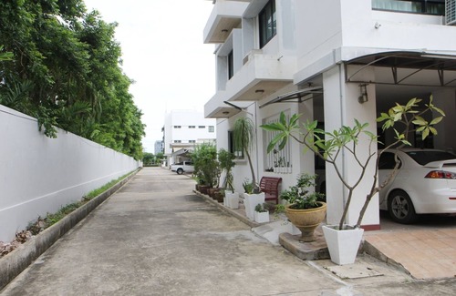 Lat Krabang House | 24hr Cozy stay BKK Near Airport/Mall Train 2 Town