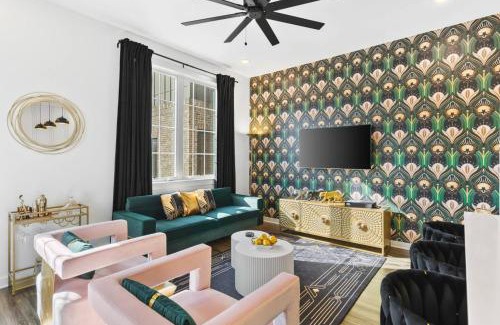Cleveland Park House | 24K Escape - Rooftop Oasis, 3 Miles to Broadway!