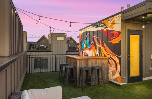 Cleveland Park House | 24K Escape - Rooftop Oasis, 3 Miles to Broadway!