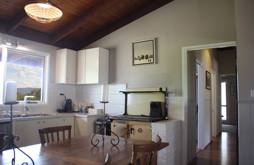 Yackandandah Other | 25 acre private farm house less than 3km to Yackandandah township
