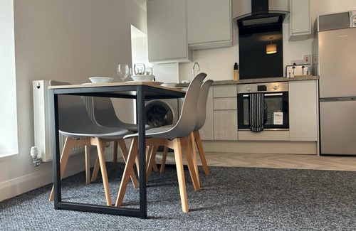 Kirkcaldy Apartment | 25 Linen Loft - 2 Bed Apt